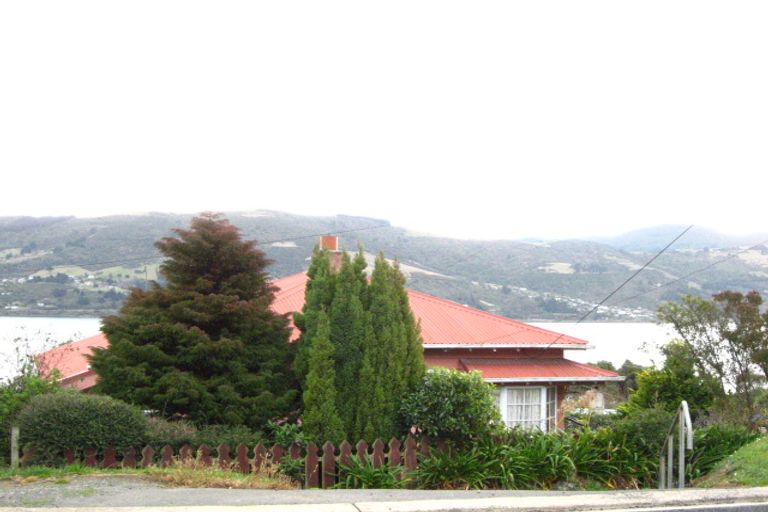 Photo of property in 33 Marion Street, Macandrew Bay, Dunedin, 9014
