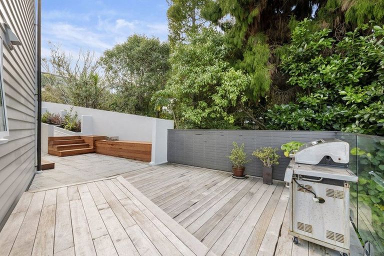 Photo of property in 4/92 Churchill Road, Murrays Bay, Auckland, 0630