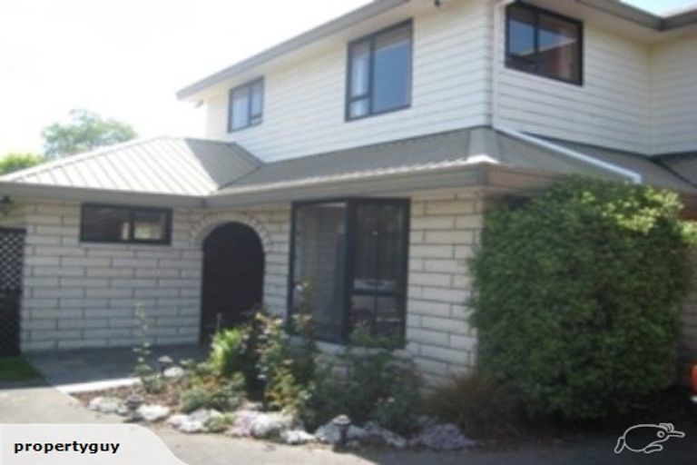 Photo of property in 16 Sayers Crescent, Ilam, Christchurch, 8041