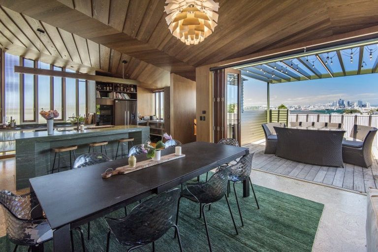 Photo of property in 19 Jubilee Avenue, Devonport, Auckland, 0624