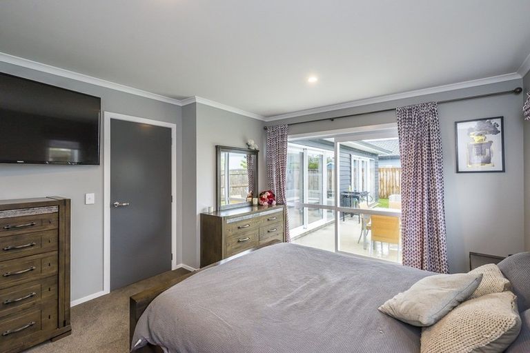 Photo of property in 14 Gallipoli Place, Paraparaumu, 5032