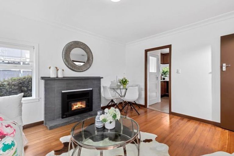 Photo of property in 1/30 Ngataringa Road, Devonport, Auckland, 0624