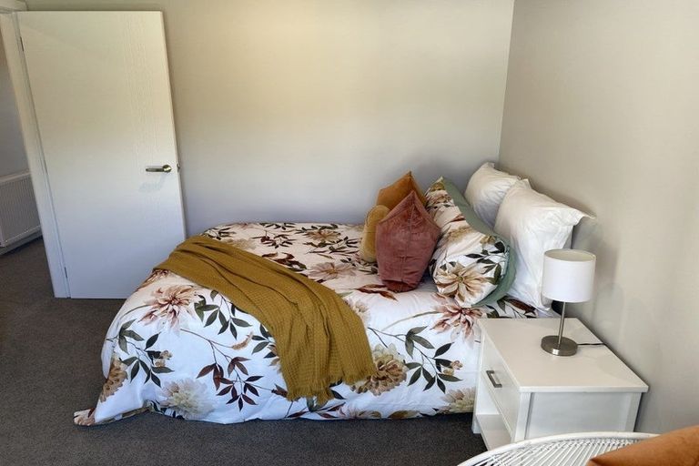 Photo of property in 2/7 Grays Road, Plimmerton, Porirua, 5026