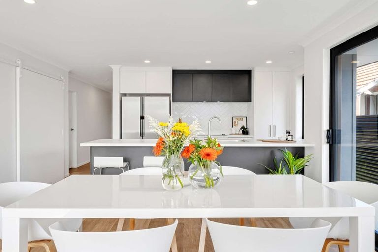 Photo of property in 51a Selwyn Crescent, College Estate, Wanganui, 4500