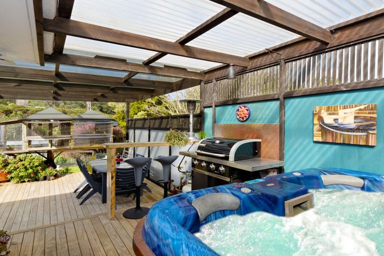 Photo of property in 148 Atkinson Road, Titirangi, Auckland, 0604