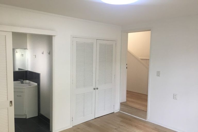 Photo of property in 8 Skyla Place, Massey, Auckland, 0614