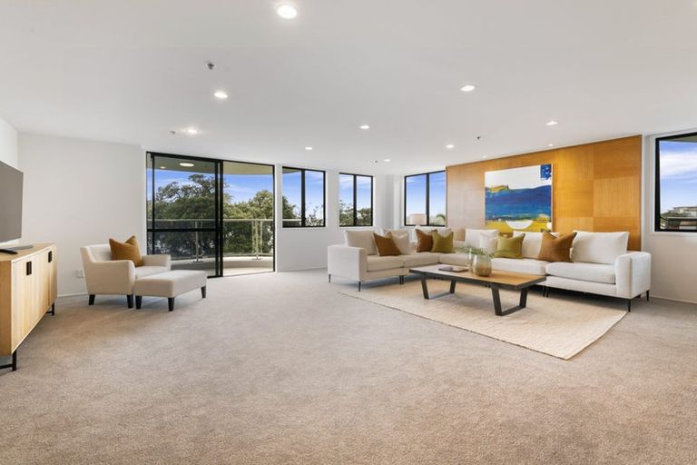 Photo of property in 4c/173 Hurstmere Road, Takapuna, Auckland, 0622