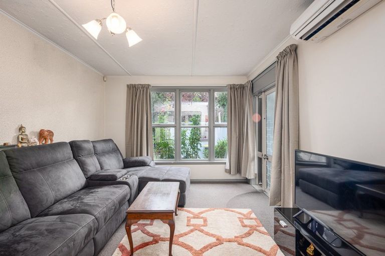 Photo of property in 1/184 Greers Road, Bryndwr, Christchurch, 8053