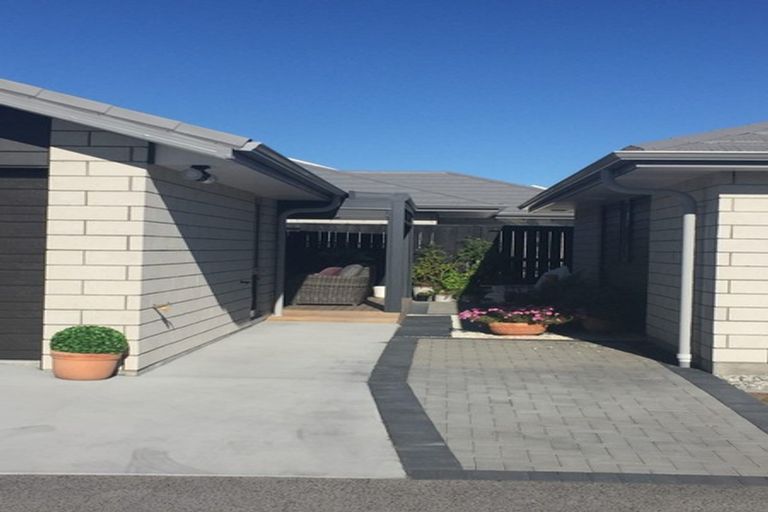 Photo of property in 12 Lance Way, Papamoa, 3118