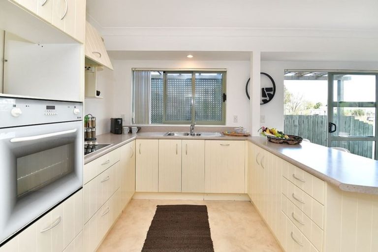 Photo of property in 1/12 Miro Street, Helensville, 0800