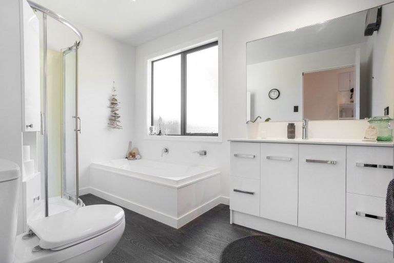 Photo of property in 2a Edna Street, Ocean View, Dunedin, 9035