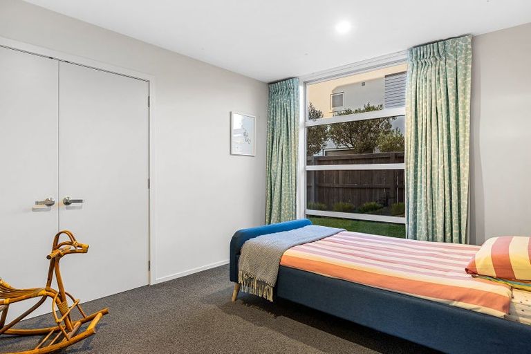 Photo of property in 12 Sasaram Lane, Cashmere, Christchurch, 8022