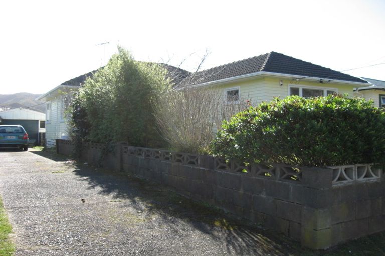 Photo of property in 15 Ruthven Road, Wainuiomata, Lower Hutt, 5014