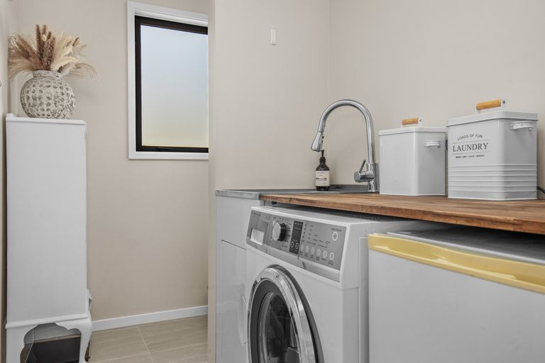 Photo of property in 6a Lanes Road, Bridge Hill, Alexandra, 9320