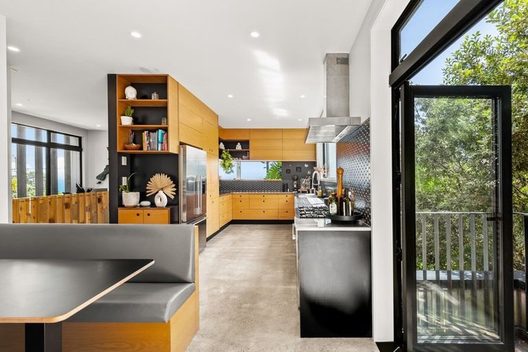 Photo of property in 11 Edwin Mitchelson Road, Muriwai, Waimauku, 0881