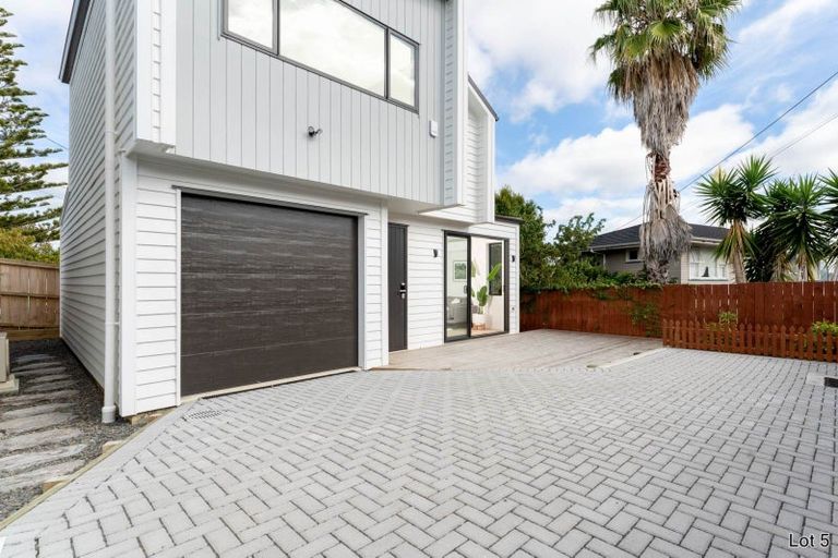 Photo of property in 41f Kowhai Road, Mairangi Bay, Auckland, 0630