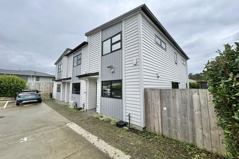 Photo of property in 96e Triangle Road, Massey, Auckland, 0614