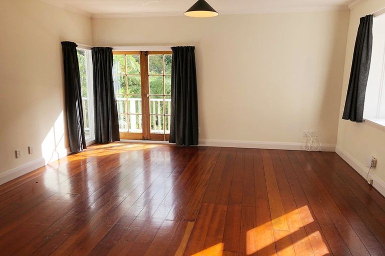 Photo of property in 75 Chamberlain Road, Karori, Wellington, 6012