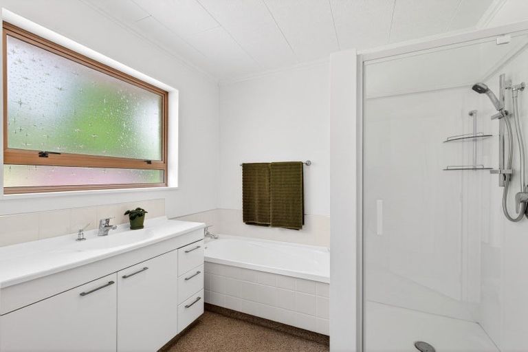 Photo of property in 57 Avenue Road, Greenmeadows, Napier, 4112