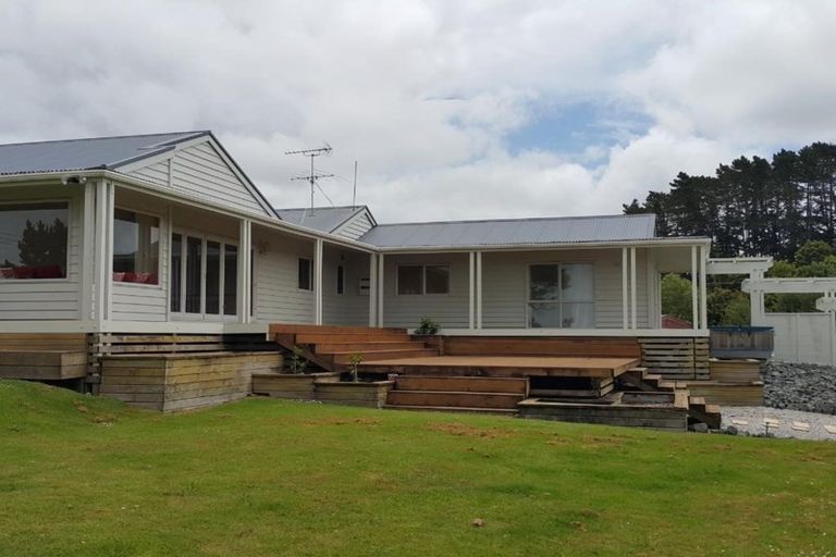Photo of property in 118 Upper Orewa Road, Wainui, Silverdale, 0992