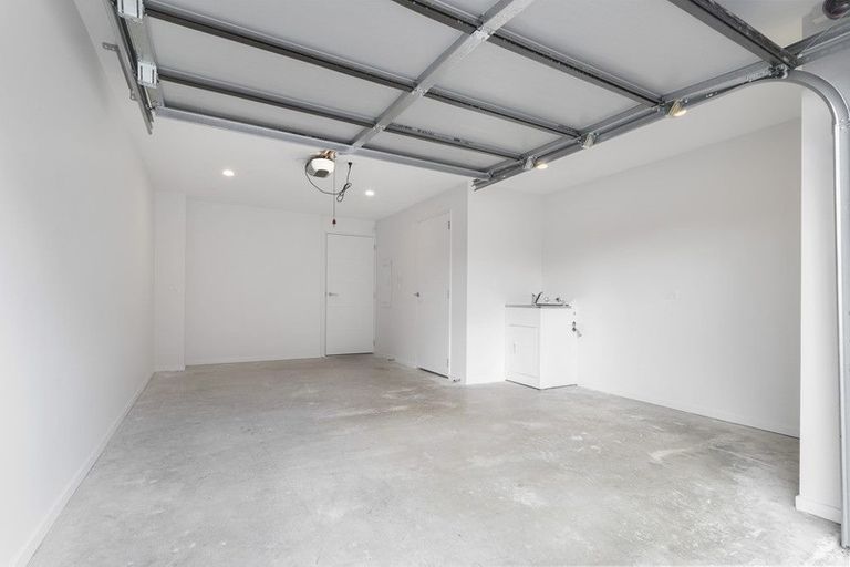 Photo of property in 40 Memorial Park Lane, Hobsonville, Auckland, 0618