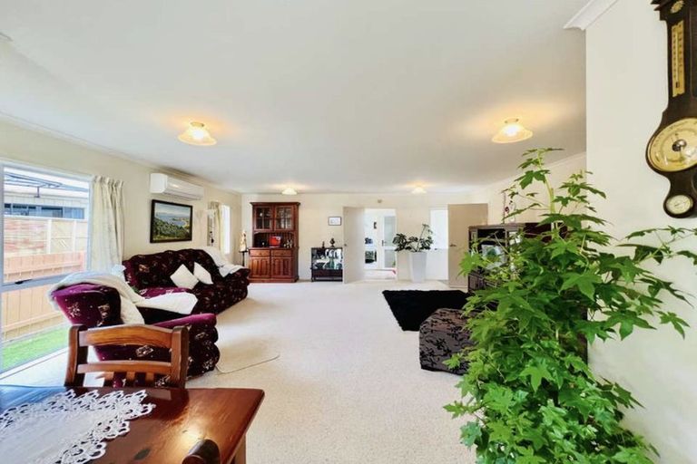 Photo of property in 90 Victoria Street, Coromandel, 3506