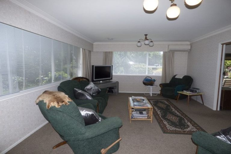 Photo of property in 7b John Guthrie Place, Merrilands, New Plymouth, 4312