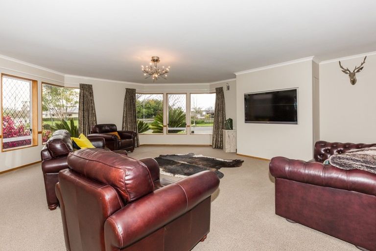 Photo of property in 11 Kensington Drive, Taradale, Napier, 4112