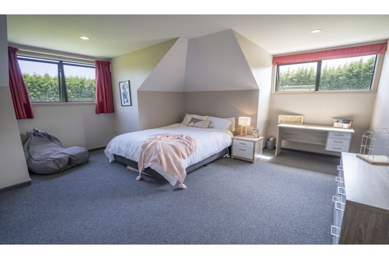 Photo of property in 5 Raeburn Avenue, Otatara, Invercargill, 9879