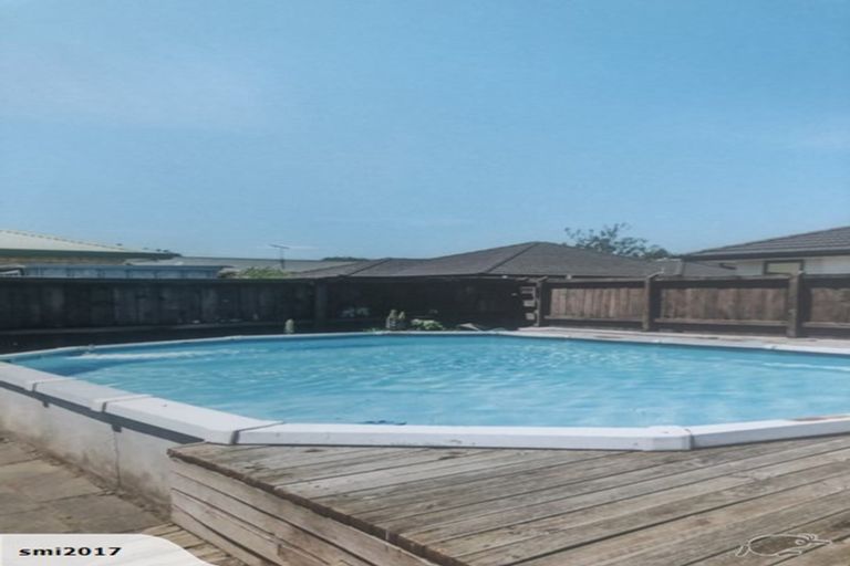 Photo of property in 43 Shirley Avenue, Papakura, 2110