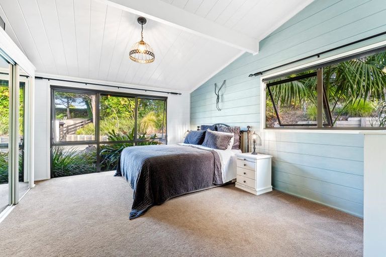 Photo of property in 84 Brick Bay Drive, Sandspit, Warkworth, 0982