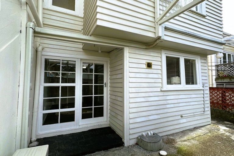 Photo of property in 11 Owen Street, Newtown, Wellington, 6021