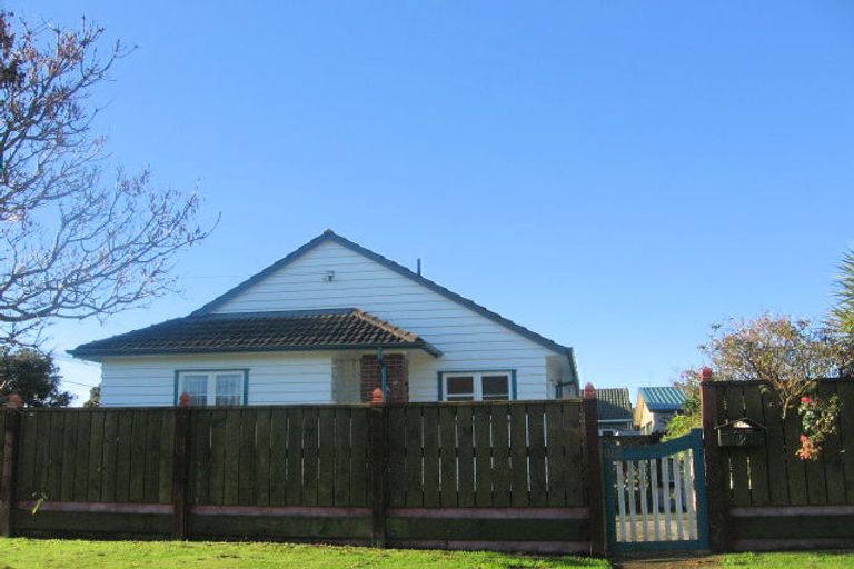 Photo of property in 21 Guthrie Street, Waterloo, Lower Hutt, 5011