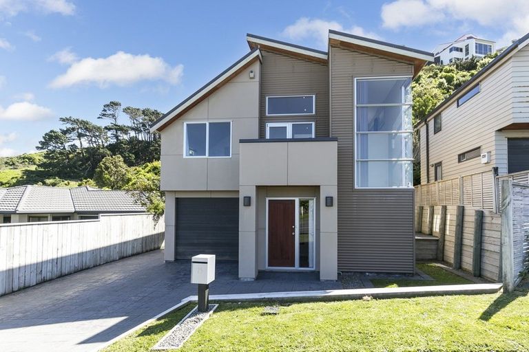 Photo of property in 25 Waverton Terrace, Churton Park, Wellington, 6037