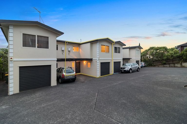 Photo of property in 8/11 Spencer Road, Oteha, Auckland, 0632