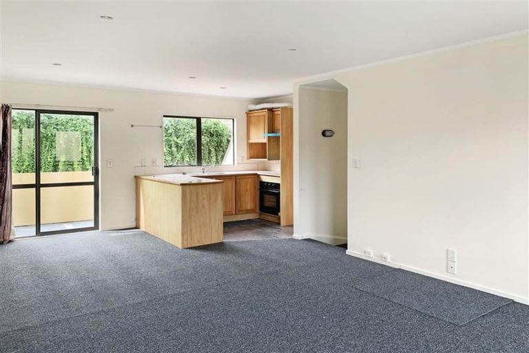 Photo of property in 6/8 Margan Avenue, New Lynn, Auckland, 0600