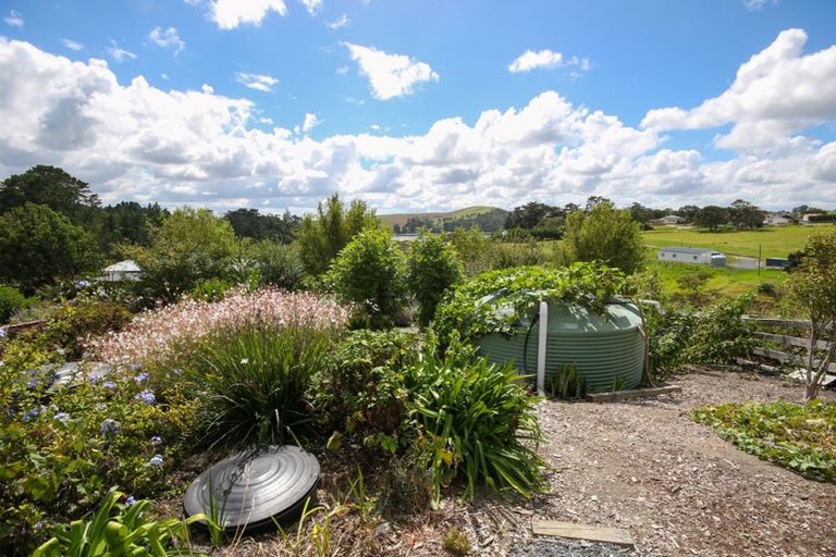 Photo of property in 3 Heaths Way, Pahi, Paparoa, 0571