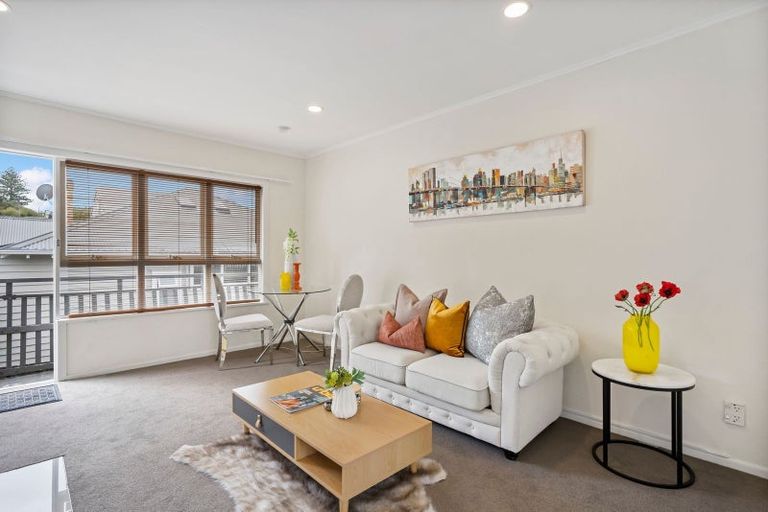 Photo of property in 24a Poruru Close, Papakura, 2110