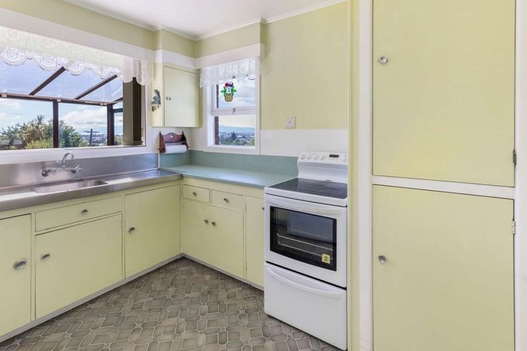 Photo of property in 54 Island View Road, Western Heights, Rotorua, 3015