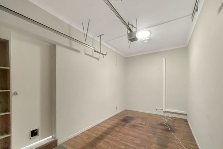 Photo of property in 11a Clearwater Cove, West Harbour, Auckland, 0618