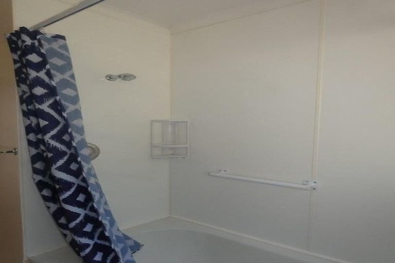 Photo of property in 72 Duthie Street, Karori, Wellington, 6012