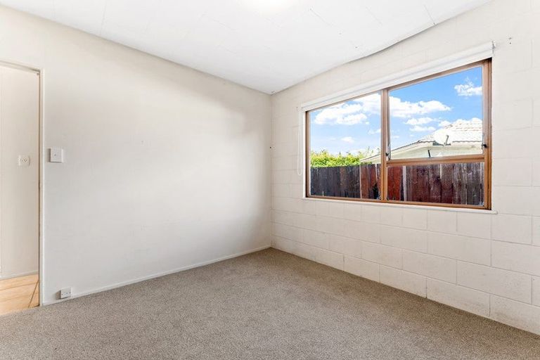Photo of property in 6 Quo Vadis Place, Red Beach, 0932