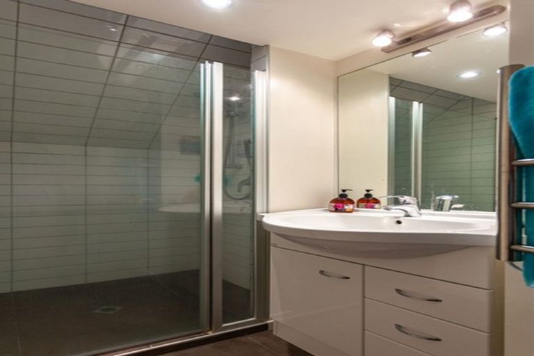 Photo of property in 306 Ocean Road, Whangamata, 3620