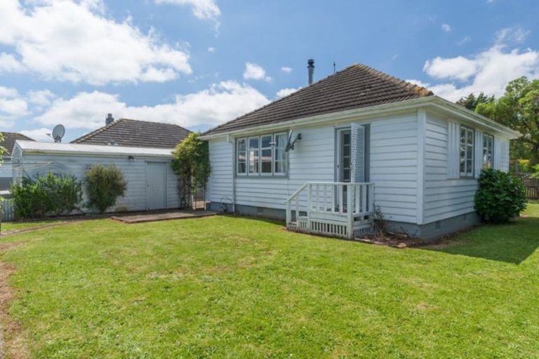 Photo of property in 17 Russell Street, Foxton, 4814