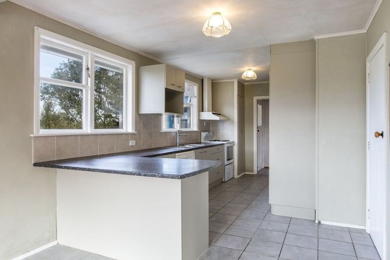 Photo of property in 55 Parakai Avenue, Parakai, 0830