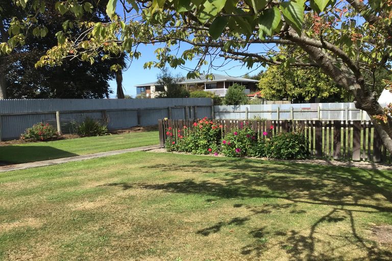 Photo of property in 4 Carlisle Street, Waimate, 7924