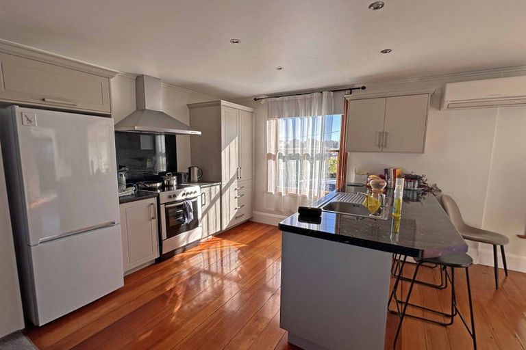 Photo of property in 126 Forest Lake Road, Forest Lake, Hamilton, 3200