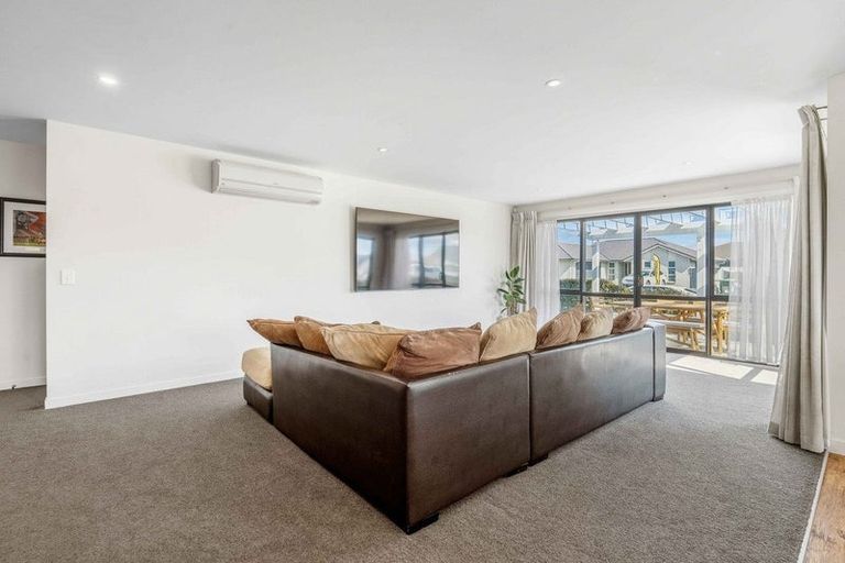 Photo of property in 14 Harding Drive, Papamoa Beach, Papamoa, 3118