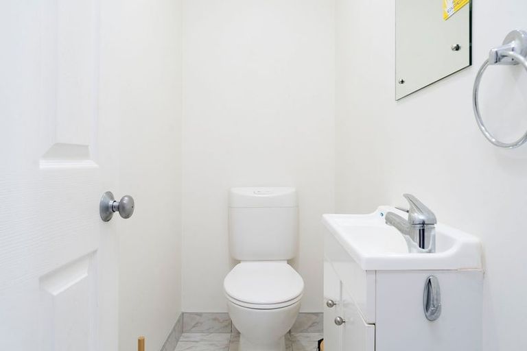 Photo of property in 15 Lake Panorama Drive, Henderson, Auckland, 0612