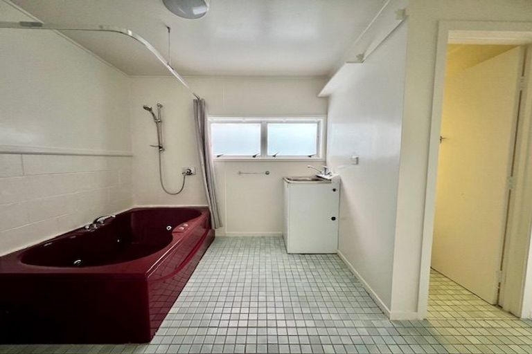 Photo of property in 24 Vipond Road, Stanmore Bay, Whangaparaoa, 0932